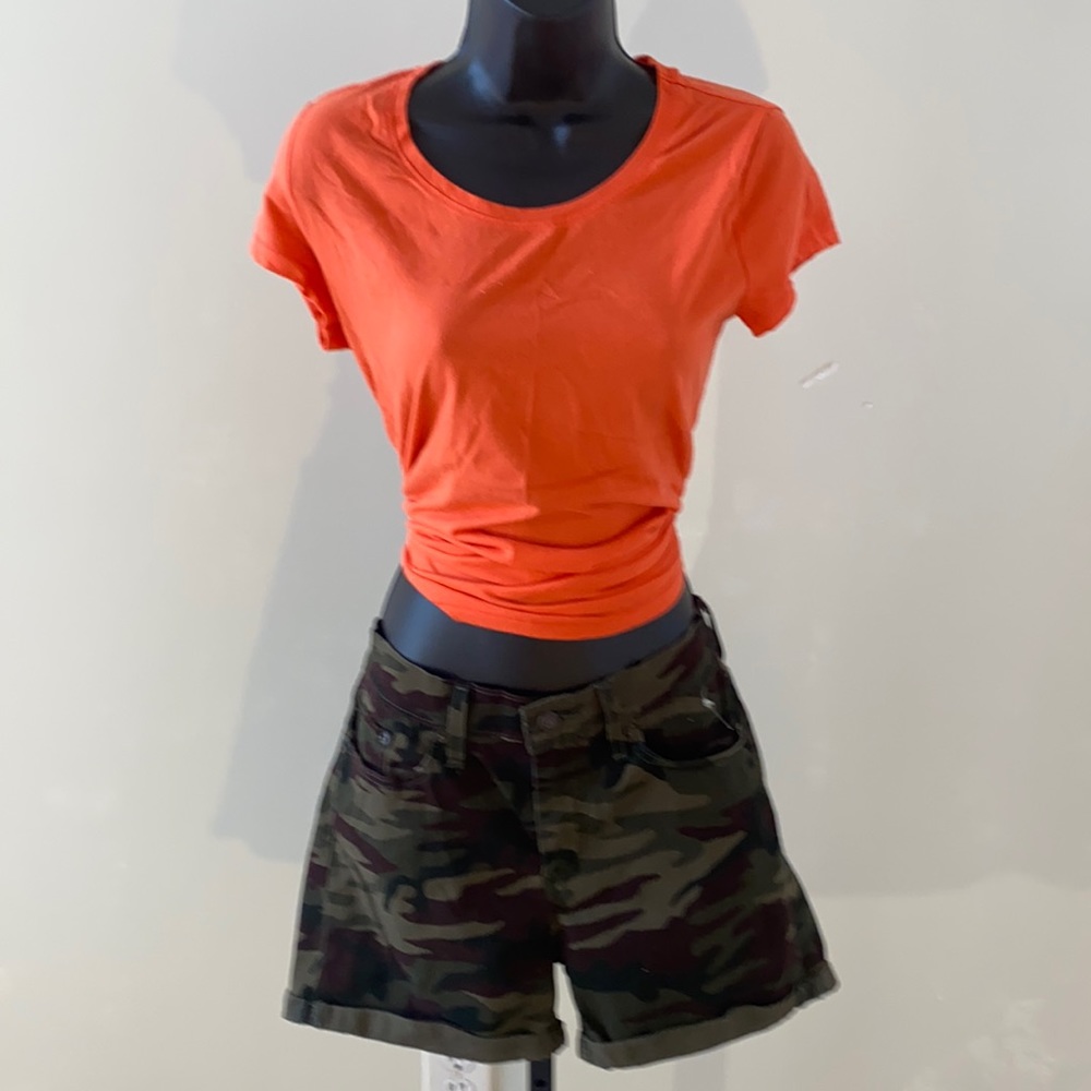 Pre-owned women’s Camo Cuffed Shorts
